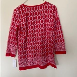 Coral and white 3/4 length sleeve top size medium